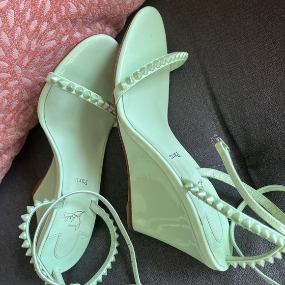 Christian Louboutin So Me 85 studded patent-leather wedge sandals - Picture 2 of 10